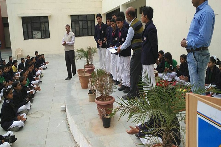 Swami Vivekanand Government Model School-certificate presentation