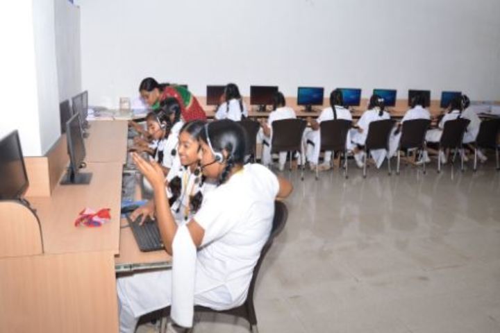 Bharatiya Vidya Bhavans Residentional Public School-English Lab