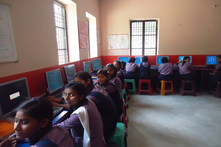 Maxwell High School- Computer Lab