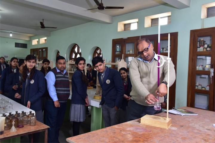 Tagore Public Senior Secondary School-Physics Lab