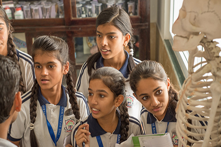 The Shanti Niketan School-Science Lab