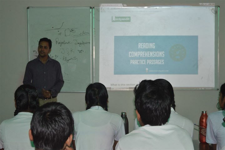 Vidya Gram International School-Smart classroom