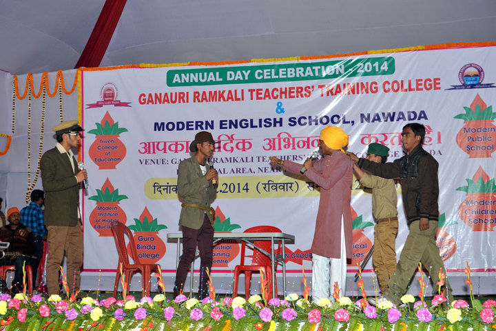 Modern English School-Drama