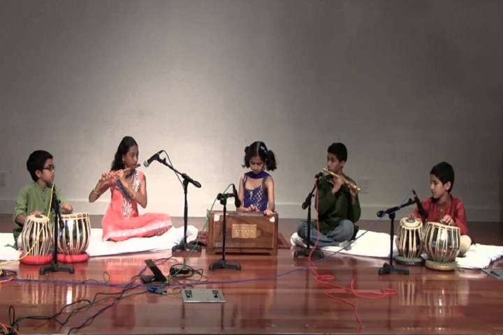 Mother TeresMother Teresa Tiny Tots English School-Music Competition