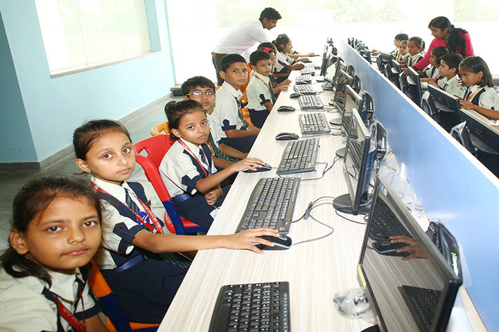 Mount Litera Zee School- Computer Lab