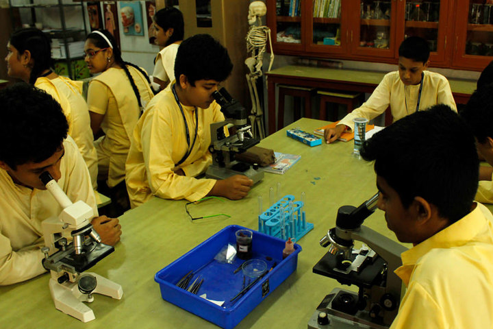 Chettinad Vidyashram-Biology Lab