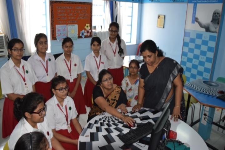 Notre Dame Academy-Maths Lab