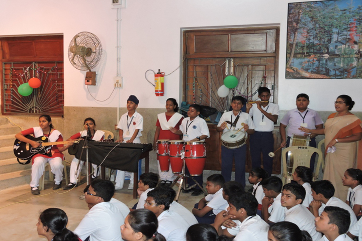 Notre Dame Academy-Music