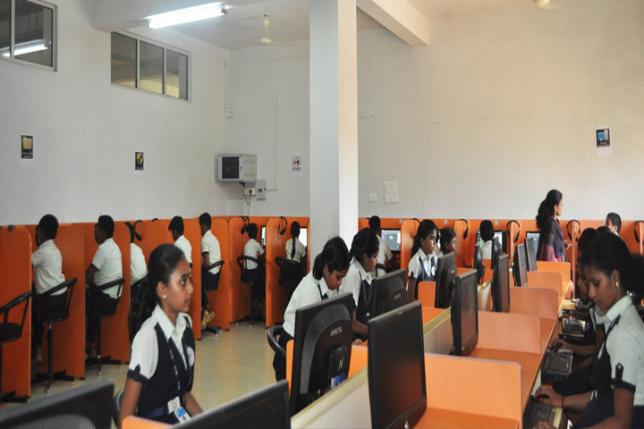 Ideal Mount Litera Zee School-Computer Lab