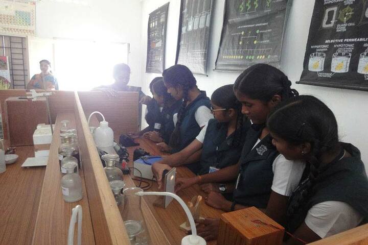Montfort School-Science Lab