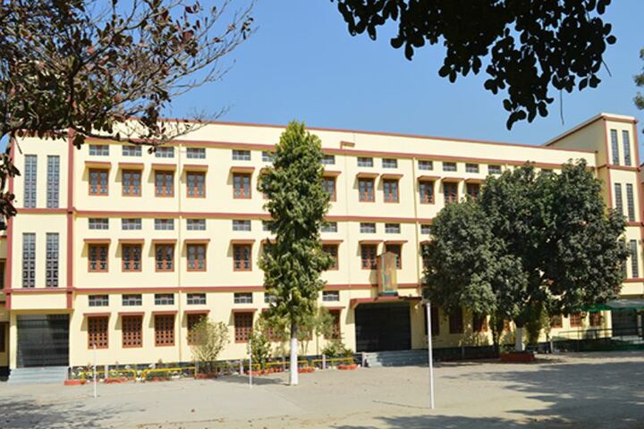 Prabhat Tara School-Campus