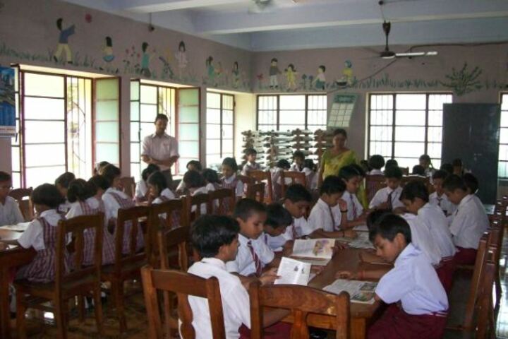 Prabhat Tara School-Library