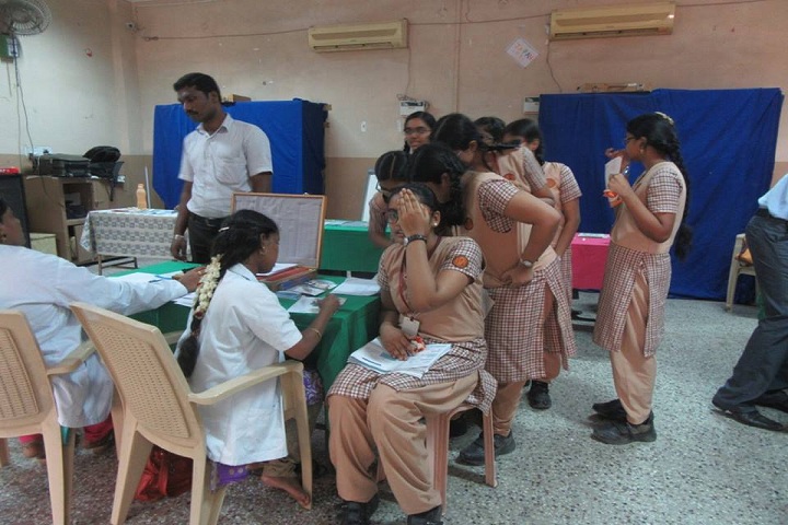Shri B.S.Mootha Girls Senior Secondary School - Health camp