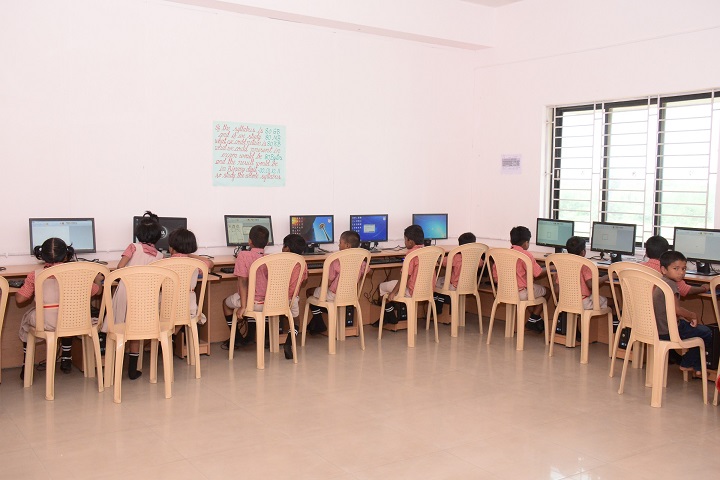 Sri Ramakrishna Public School-Computer lab