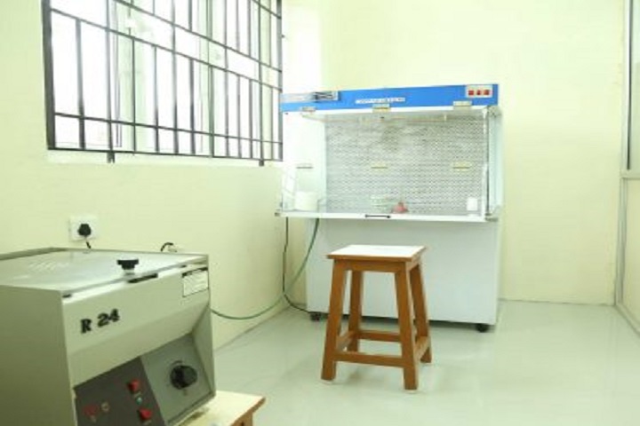 Sri Sankara Senior Secondary School-Biology Lab