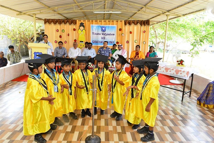 Tiaano Vidyashrm-Graduation Day