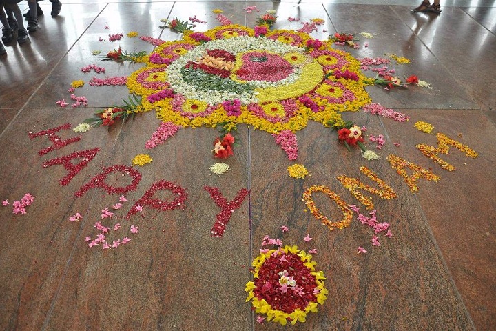 Velalar Vidyalayaa Senior Secondary School-Onam Celebration