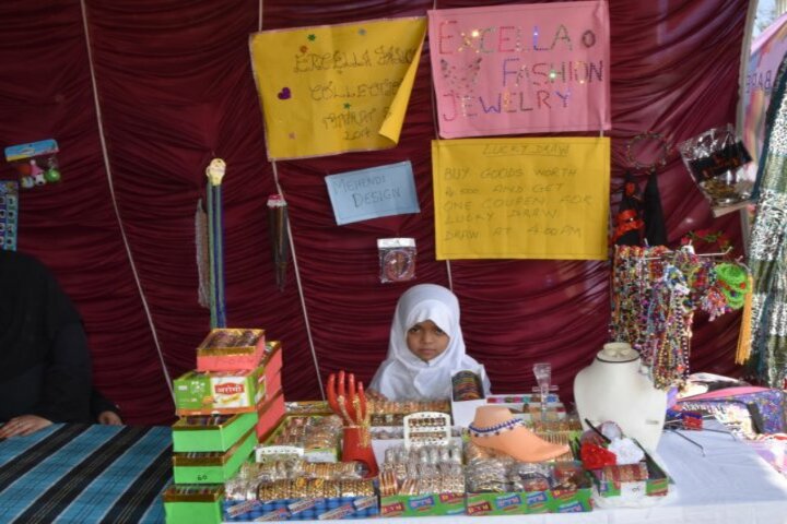 Creekside School-School Exhibition