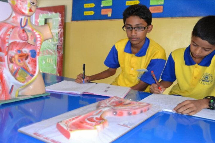 Creekside School-Science Lab