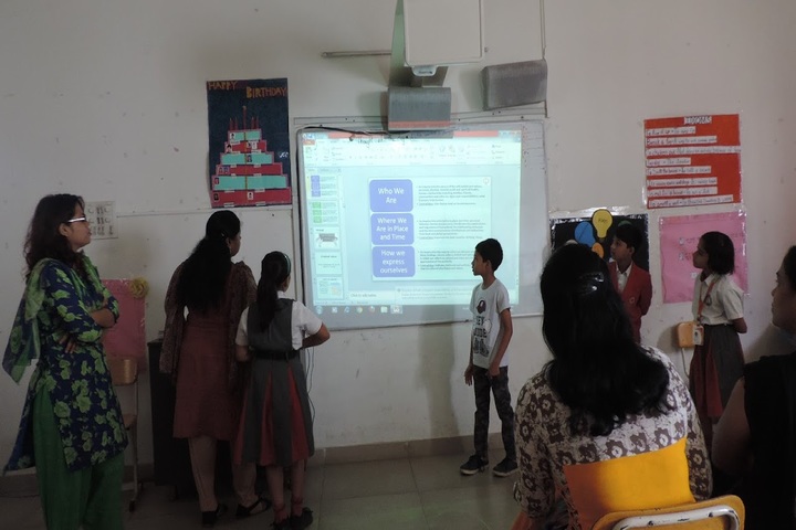 Geetanjali High School-Smart Classroom
