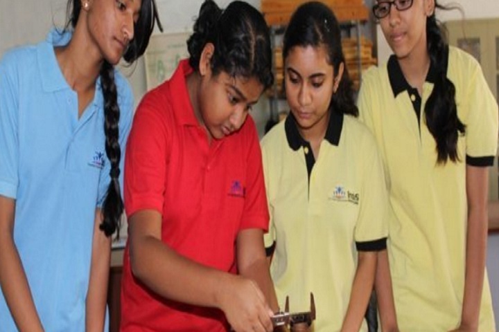 Indus Universal School-Physics Lab