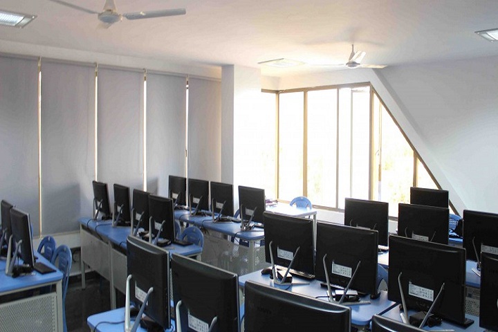 Iqbalia School-IT Lab