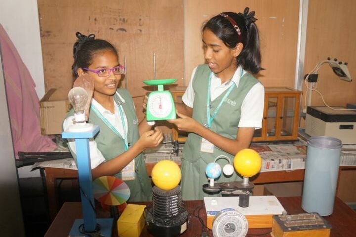Oasis Public School-Physics Lab