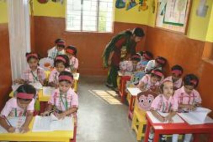 Raza International Girls School-KG Class