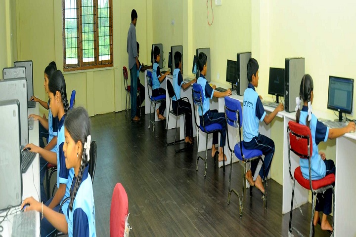 Pioneers International School-Computer Lab