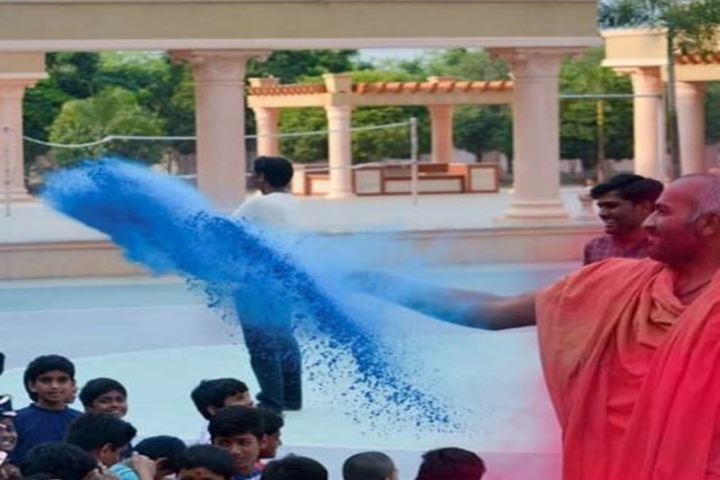 Shree Swaminarayan Gurukul School-Holi Celebrations