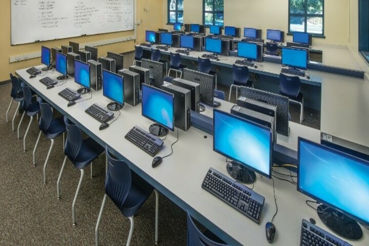 The Agartala International School-IT Lab