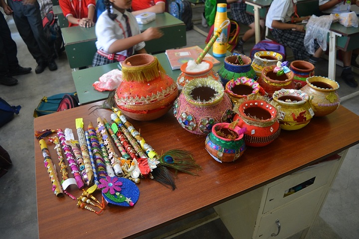 A M World School-Art and Craft