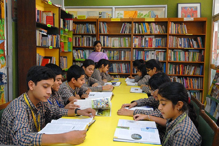 Agra Vanasthali Vidyalaya-Library