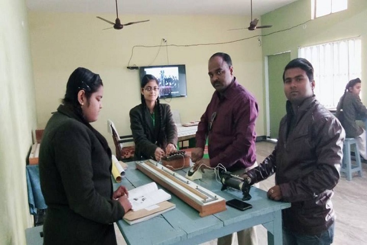 Aims International School - Physics Lab