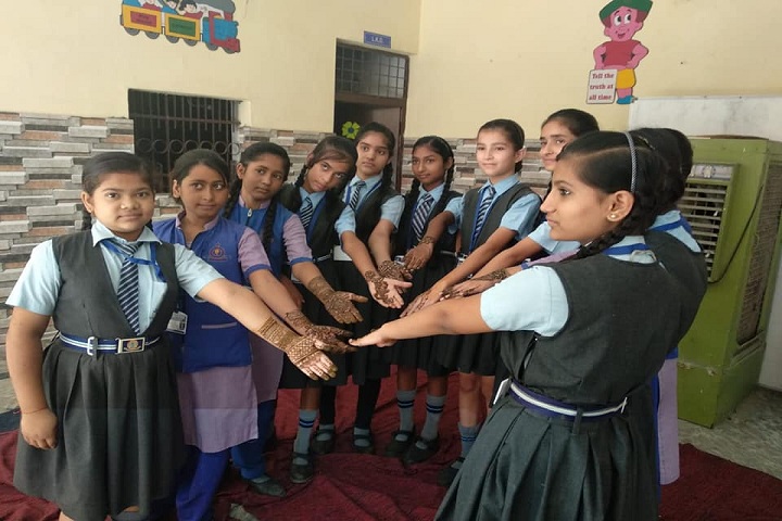 Alexander Public School - Mehandi Competition