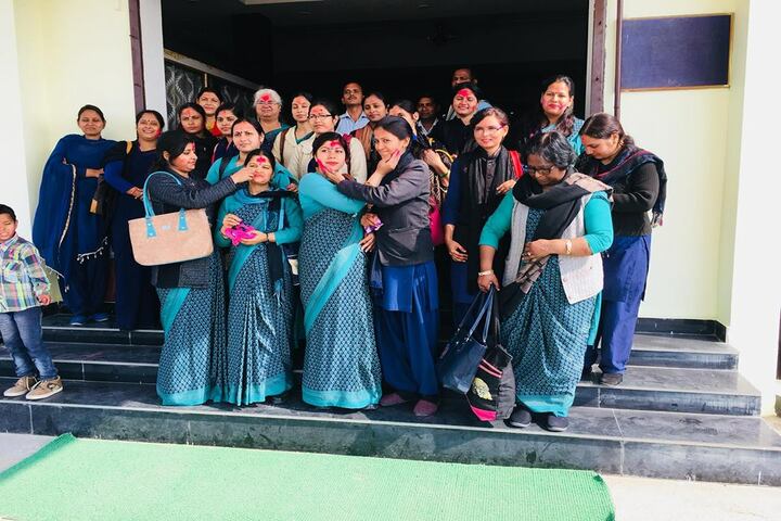 Alingua Public School - Holi Celebrations