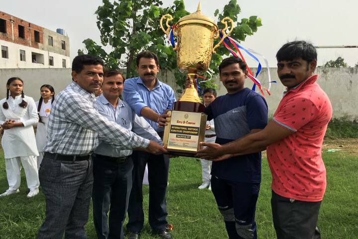 Alingua Public School - Award Receiving Ceremony