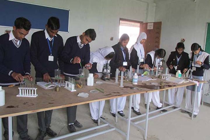 Aliyah Public School - Chemistry Lab