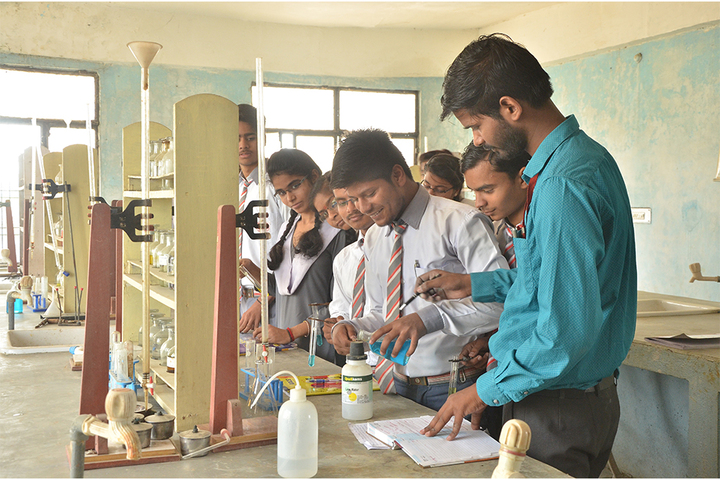 Allahabad Public School College - Chemistry Lab