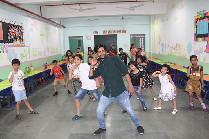 Allen House Public School - Dance Practice