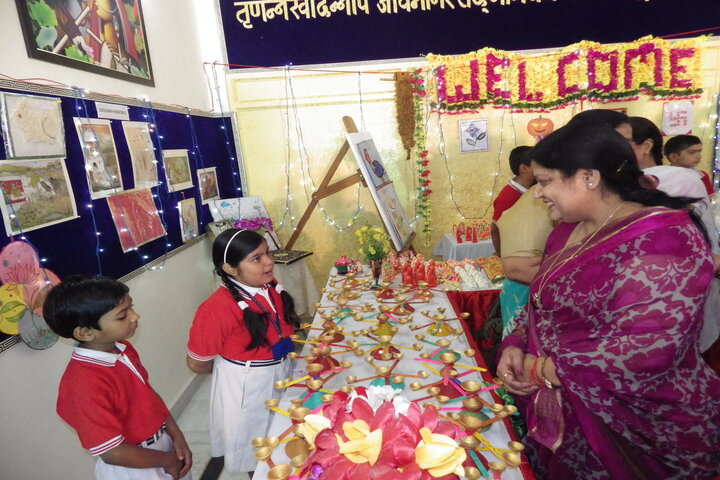 Amarnath Vidya Ashram Senior Secondary School - Exhibhition