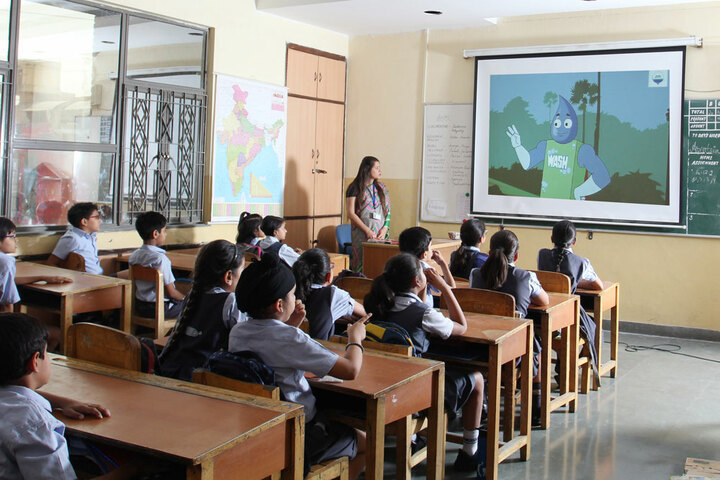 Amity International School - Smart Classes For Junior Students