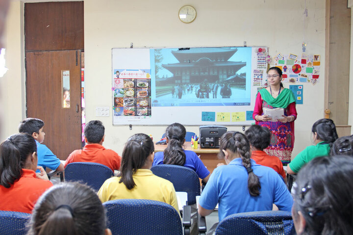Amity International School - language Room