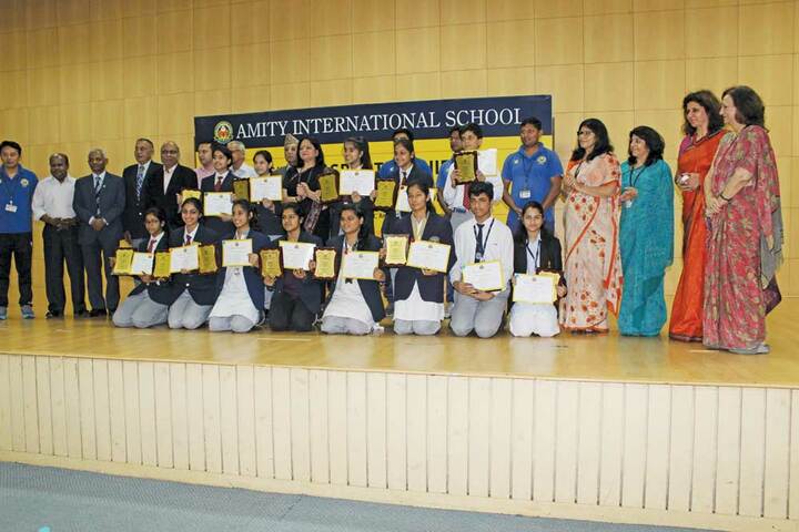 Amity International School - Certificate Distribution