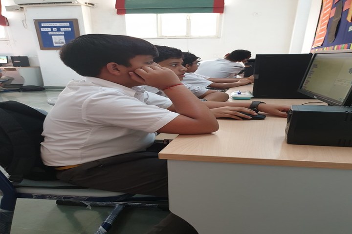 Bal Bharati Public School-Computer Lab