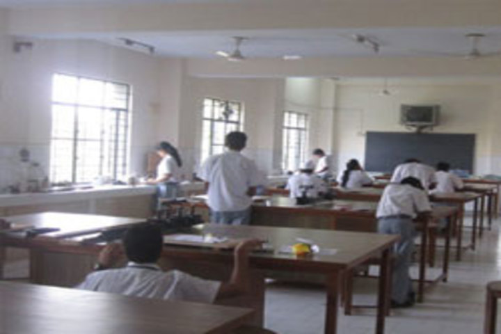 Bal Bharti Public School-Physics Lab