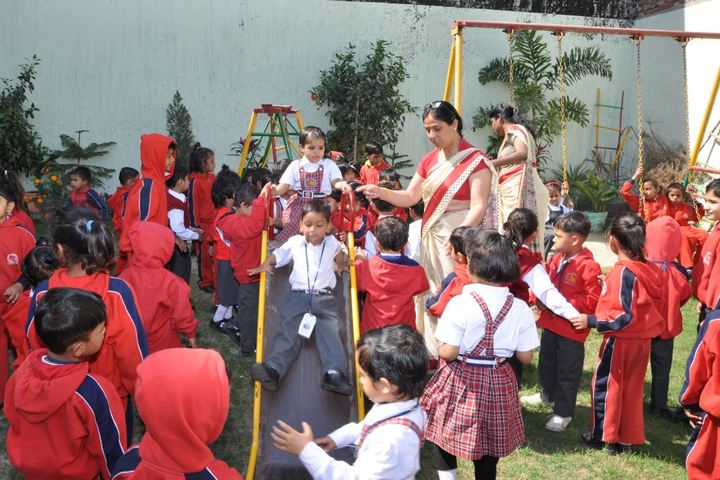 Baleram Brajbhushan Saraswati Shishu Mandir-Games