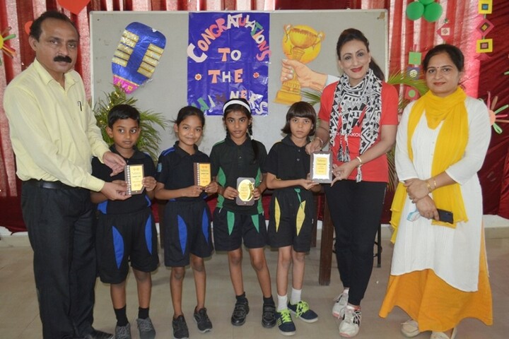 Bedi International School-Prize Distribution