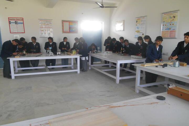 Bijnor Public School-Physics Lab