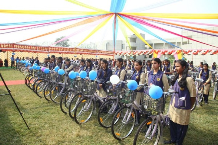 Bill Clinton School- Cycle Race
